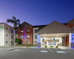 Holiday Inn Express & Suites - Tulare, an IHG Hotel