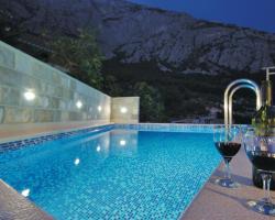Cozy Home In Makarska With Kitchen