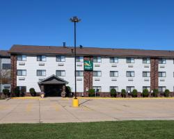 Quality Inn & Suites Bloomington I-55 and I-74