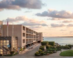 Monterey Bay Inn