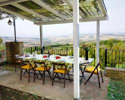 Antica Pietra holiday house with pool