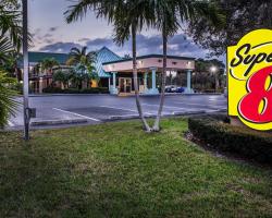 Super 8 by Wyndham North Palm Beach
