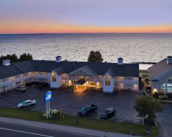 Baymont by Wyndham St. Ignace Lakefront