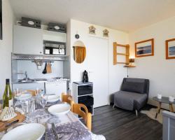 Studio Médian 422 by Interhome