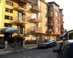 Meni Apartments and Guest Rooms