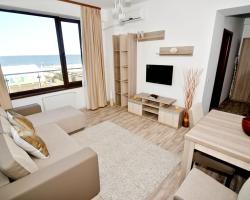 Summerland Sea-View Apartment