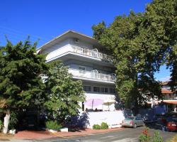 Galanis Studios and Apartments