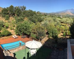 Villa Bonaccorso - antica e maestosa villa con piscina ai piedi dell'Etna