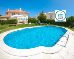 Carcavelos Surf Hostel & Surf Camp