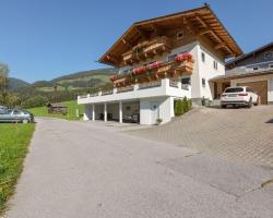 Upscale Apartment in Salzburg with terrace and country views