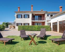 Holiday Home Hrboki V