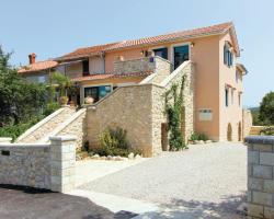 Stunning apartment in Malinska with WiFi