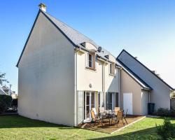 Beautiful home in Port-en-Bessin with 4 Bedrooms and WiFi