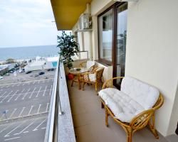 Summerland Sea View Exclusive Apartment - Mamaia