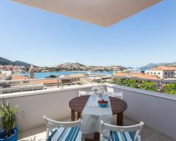 Apartments Villa Karmen