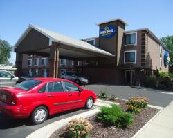 TownHouse Extended Stay Hotel Downtown