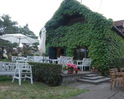 Hajósinas Bistro & Vendégház