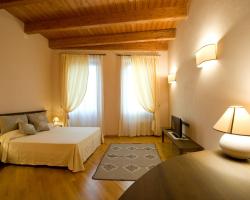 Piazza Azuni 18 Guest House