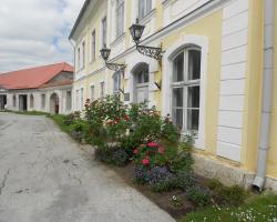 Saue Manor