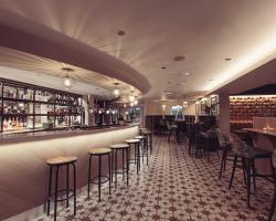 Longlands Inn & Cottages