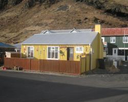Cozy Little House in Vik