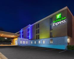 Holiday Inn Express Fairfax-Arlington Boulevard, an IHG Hotel