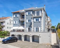 Deluxe Apartments Primi