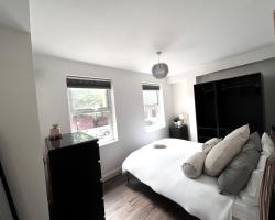 BEST LOCATION Central London 2 Bedrooms Sleeps up to 4 or 5 Middle of all attractions