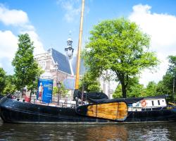 Boat Rosa Short Stay