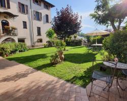 Le Quattro Stagioni B&B and Apartament