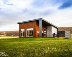 Einishus Cottages