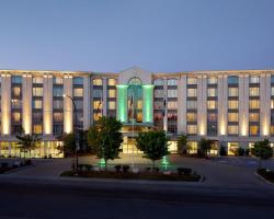 Holiday Inn & Suites Montreal Airport