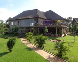 Weru Weru River Lodge