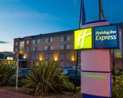 Holiday Inn Express Cardiff Bay by IHG