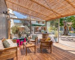 Hotel Les Vieux Acacias