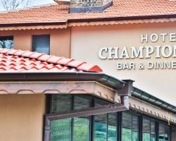 Hotel Champion