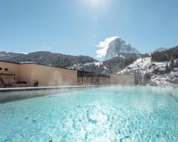 Hotel Touring Dolomites