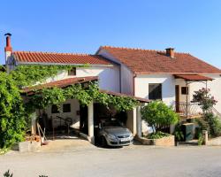 Apartments with parking space Okrug Gornji, Ciovo - 1107