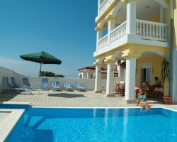 Triple Room Peroj 2235a