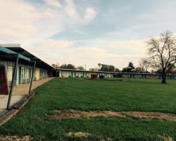 Lewis & Clark Motor Lodge