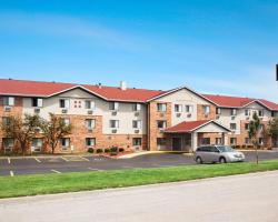 Super 8 by Wyndham Fairview Heights-St. Louis