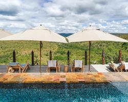 Rhino Ridge Safari Lodge