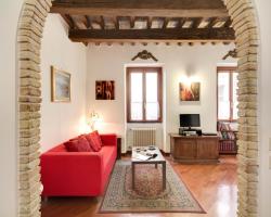 Stunning Pantheon Apartment