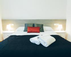 The Lucky Flats - Artilleros