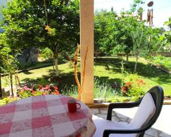 Quiet Apartment with garden near Sea
