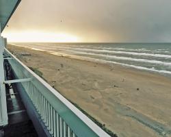 Lionsdune Beach