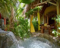 CHALET TROPICAL Hotel & Restaurante