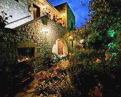 Vardia Hotel