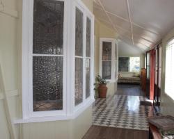 Traditional Queenslander Family Stay