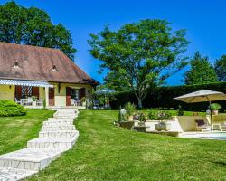 Gorgeous Home In Bassillac-et-auberoche With Outdoor Swimming Pool
